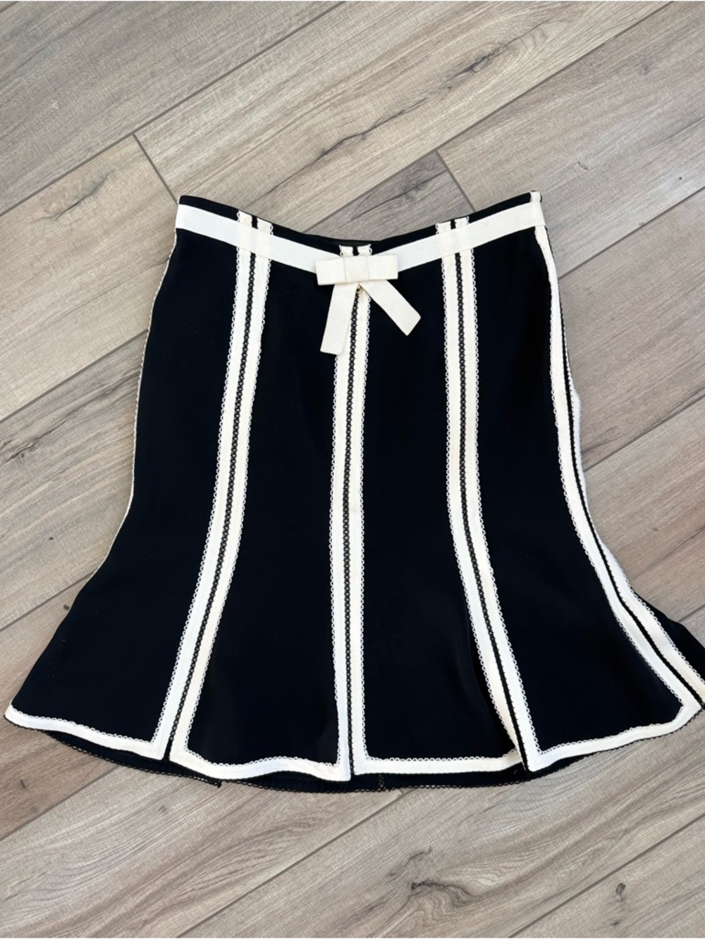 Rena Lange Black and Cream Striped Skirt with Bow Size 8 Medium Flare Midi Lined